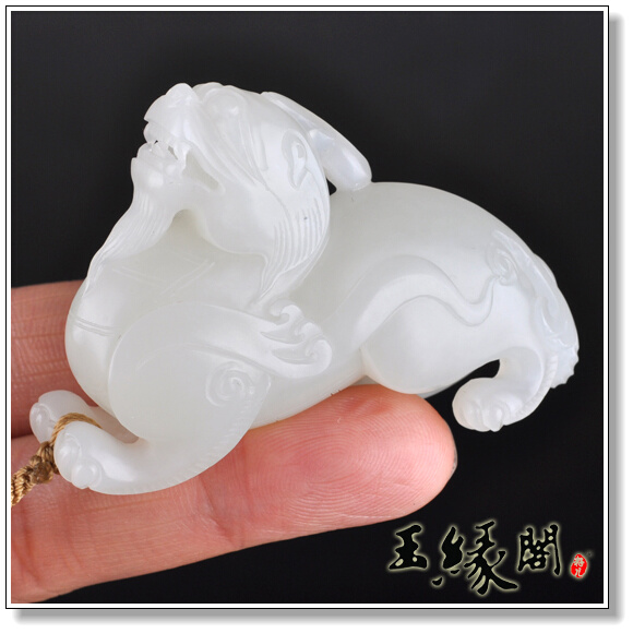 羊脂玉籽料 貔貅把件