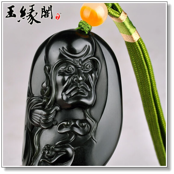 黑碧玉籽料 长眉罗汉把件
