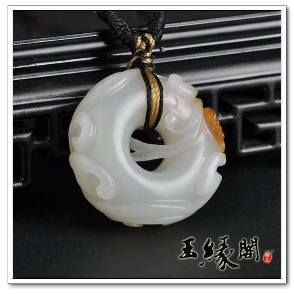 白玉籽料挂件 龙圈