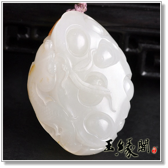 羊脂玉籽料挂件 连年有余