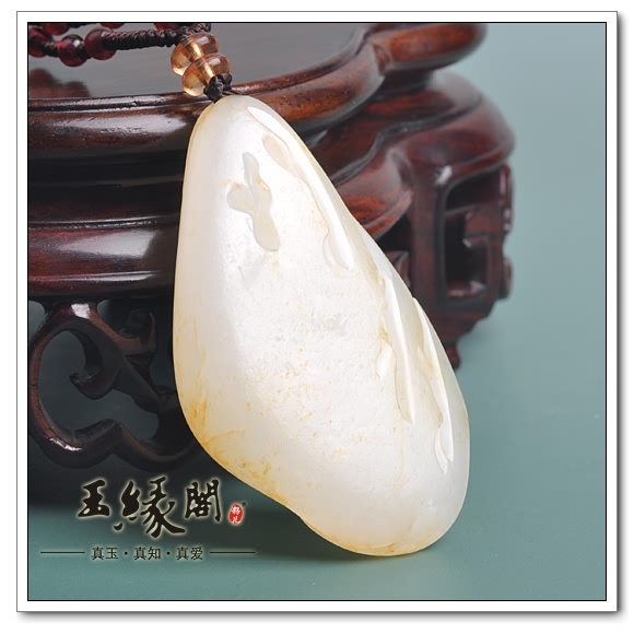羊脂玉籽料挂件 蝶恋花